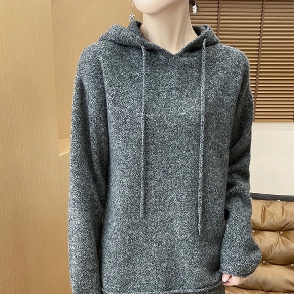 Sweater suits for women - Picture 5 of 6